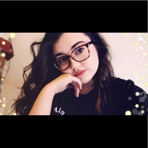 Meet your Posher, Olivia